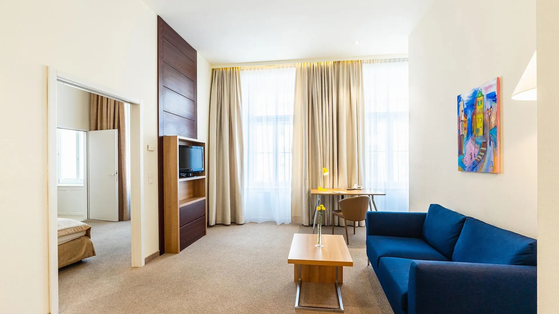 Hilight Suite Hotel