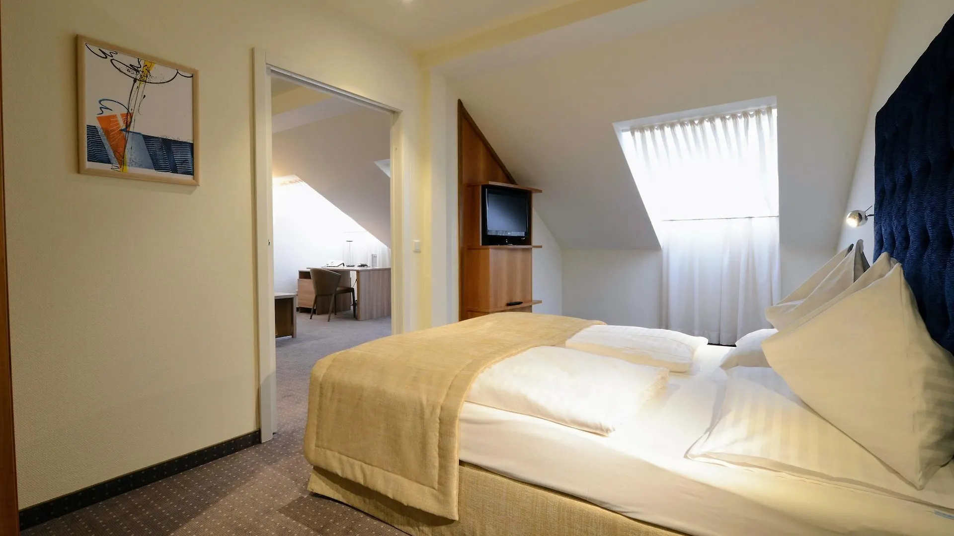 Hilight Suite Hotel