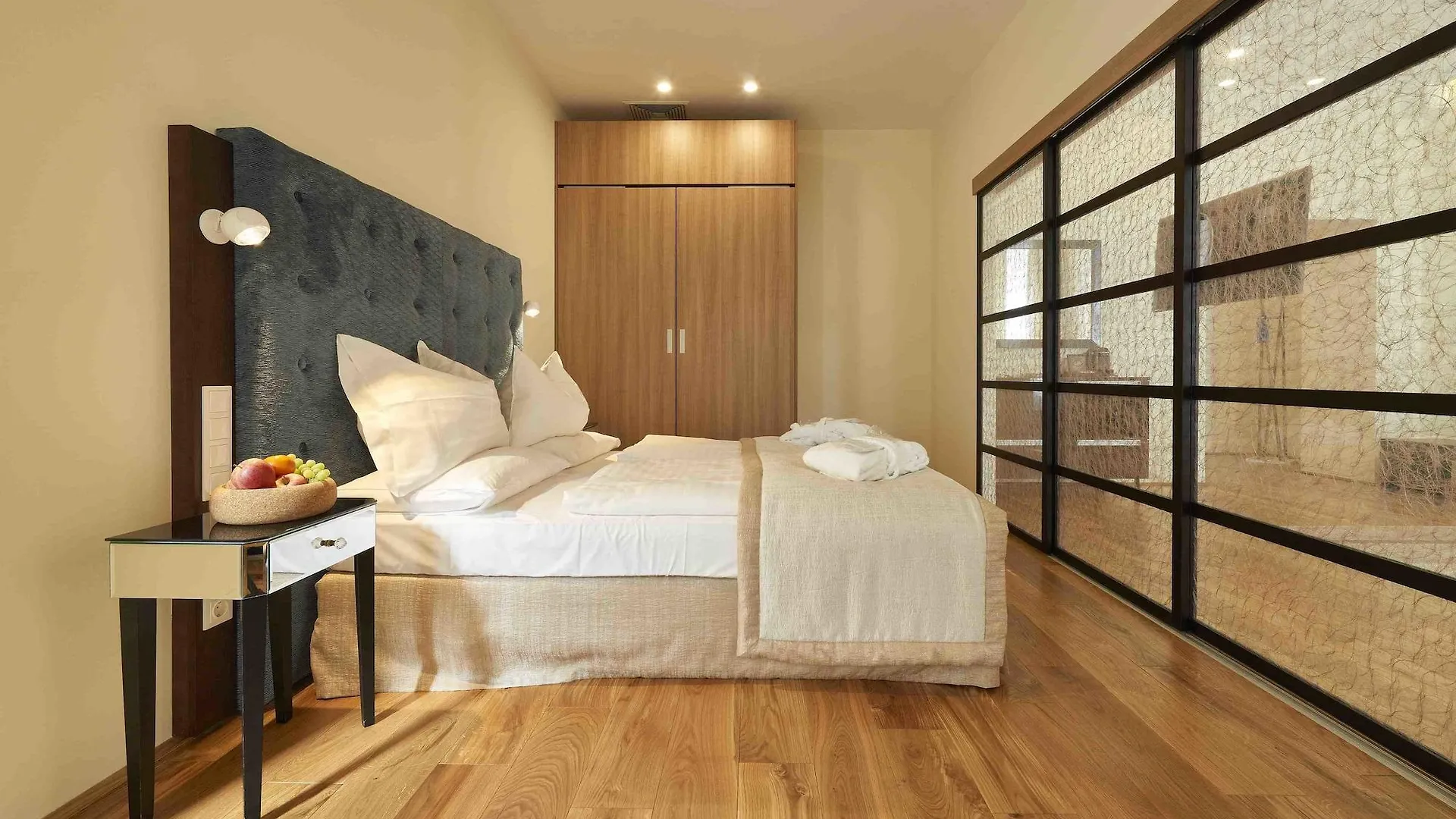 Hilight Suite Hotel