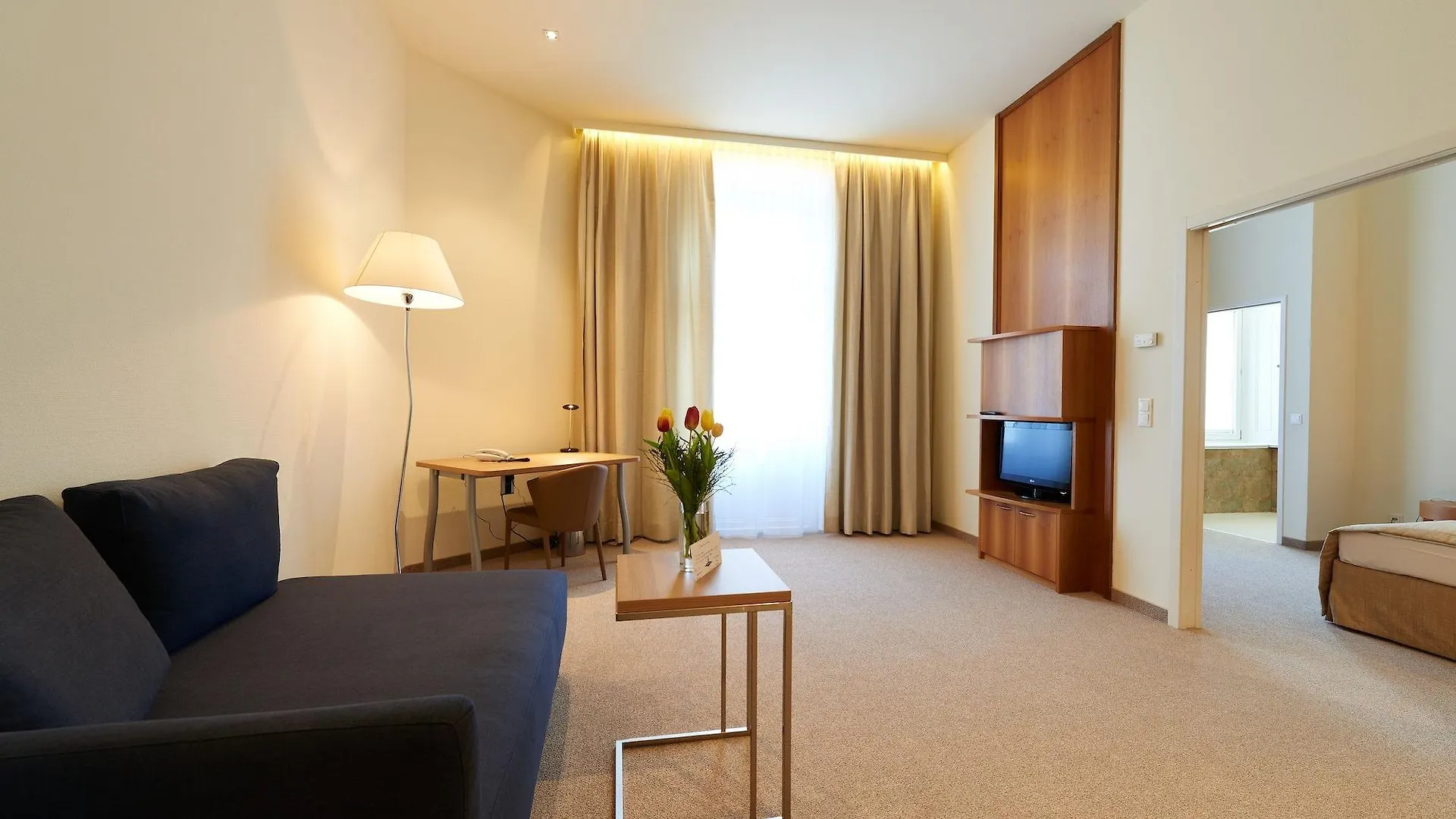 Hilight Suite Hotel