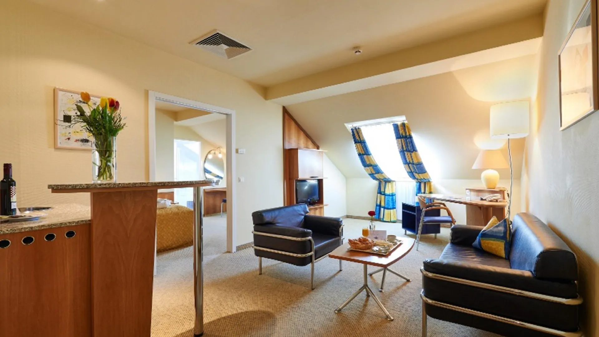Hilight Suite Hotel