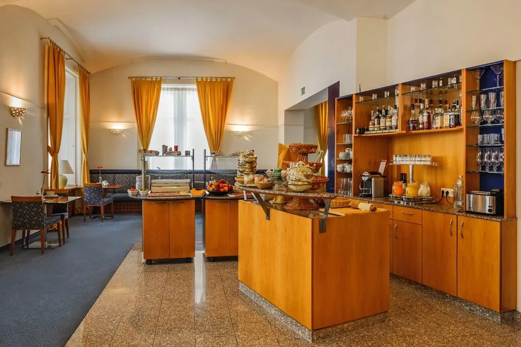 Hilight Suite Hotel