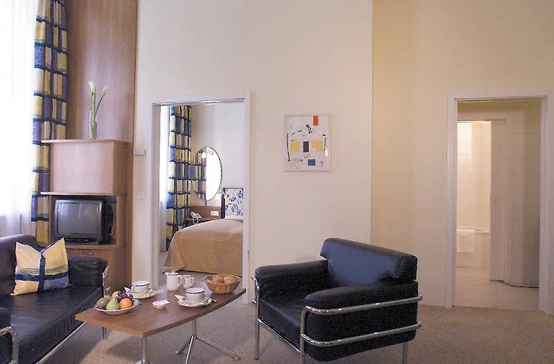 Hilight Suite Hotel